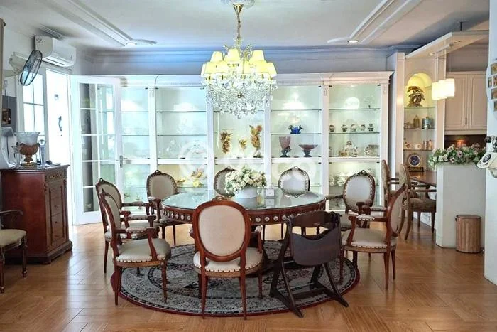 Rumah Mewah LB 500m2 Siap Pakai Desain Elegan di Pondok Indah, Jakarta Selatan Rumah Mewah LB 500m2 Siap Pakai Desain Elegan di Pondok Indah, Jakarta Selatan