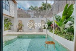 Investasi Menjanjikan! Vila di Kerobokan, Dimensi 200m², Akses Mudah Fasilitas Umum Investasi Menjanjikan! Vila di Kerobokan, Dimensi 200m², Akses Mudah Fasilitas Umum