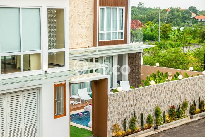 Vila Terawat Kawasan , Area 400m2m², Posisi Premium dengan jalan bagus Vila Terawat Kawasan , Area 400m2m², Posisi Premium dengan jalan bagus