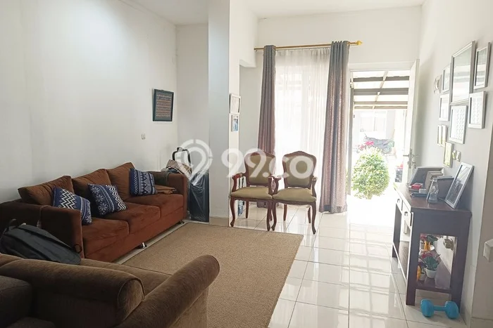 Rumah Strategis Minimalis Lb 80m2 di Setu, Tangerang Selatan Rumah Strategis Minimalis Lb 80m2 di Setu, Tangerang Selatan