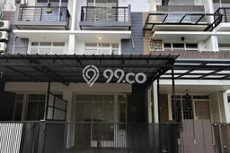Jual Rumah Eksklusif 3 KT di Pantai Indah Kapuk, Jakarta Utara Jual Rumah Eksklusif 3 KT di Pantai Indah Kapuk, Jakarta Utara