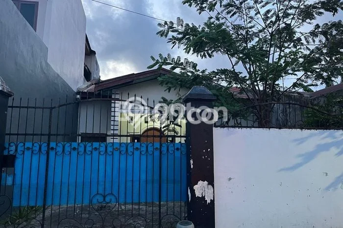 Rumah kawasan Parang Tambung, Makassar, LT 260m2m² LB 160m2m² Rumah kawasan Parang Tambung, Makassar, LT 260m2m² LB 160m2m²