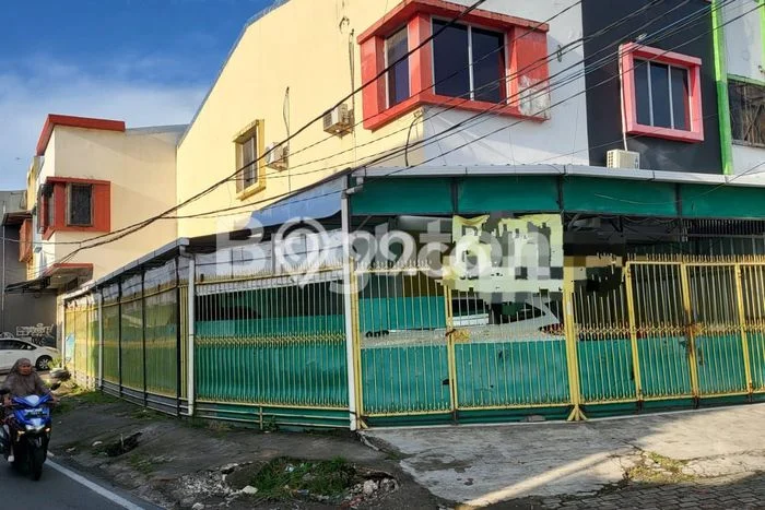 LOKASI STRATEGIS! Ruko Kawasan Mamajang, Luas 128m², Pusat Bisnis LOKASI STRATEGIS! Ruko Kawasan Mamajang, Luas 128m², Pusat Bisnis