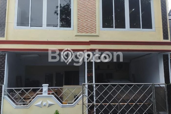 Rumah LT 105m² / LB 210m² Pemandangan Laut di Rappocini, Makassar Rumah LT 105m² / LB 210m² Pemandangan Laut di Rappocini, Makassar
