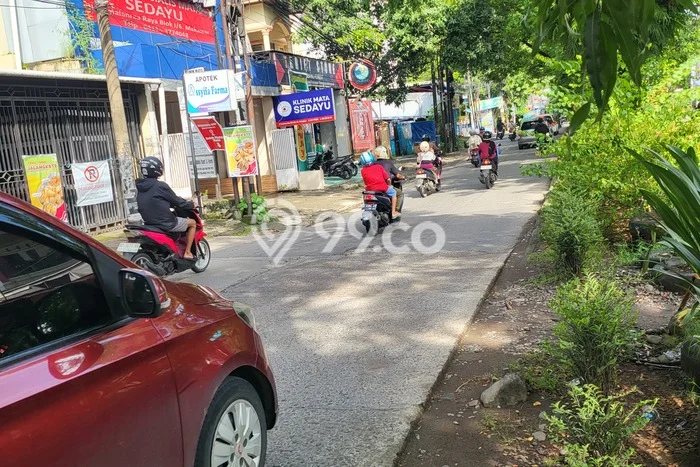 Area Ramai! Ruko Dijual di Tamalanrea untuk Bisnis Luas Bangunan 350m2 Area Ramai! Ruko Dijual di Tamalanrea untuk Bisnis Luas Bangunan 350m2