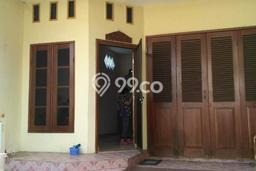 Rumah Nyaman di Surabaya Kota, 3 KM, Area Tenang, LT 105m² LB 150m² Rumah Nyaman di Surabaya Kota, 3 KM, Area Tenang, LT 105m² LB 150m²