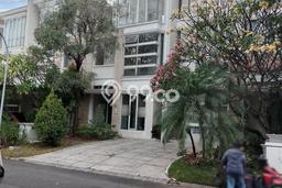 Jual Rumah Luas Elegan Dengan View Eksklusif di Pakuwon Indah, Surabaya Jual Rumah Luas Elegan Dengan View Eksklusif di Pakuwon Indah, Surabaya