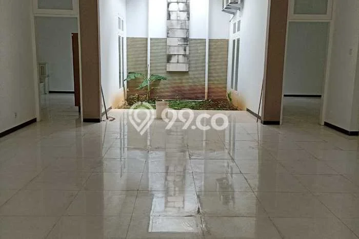 Rumah Kontrakan Semarang LT 520m2 LB 380m2 Kawasan Halmahera Rumah Kontrakan Semarang LT 520m2 LB 380m2 Kawasan Halmahera