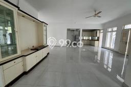 Rumah di Pejaten Timur, 3 KM, Lingkungan Berkembang Rumah di Pejaten Timur, 3 KM, Lingkungan Berkembang