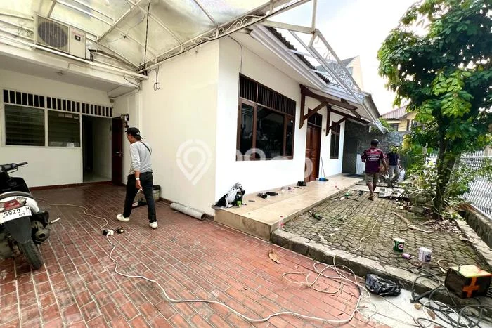 UNIT TERBATAS! Rumah area , 3 KT, LT 250m2m² LB 200m2m² UNIT TERBATAS! Rumah area , 3 KT, LT 250m2m² LB 200m2m²