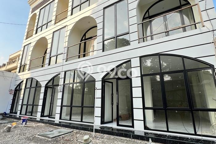 INVESTASI MENGUNTUNGKAN! Ruko Kawasan Pejaten, Luas 210m2m², Nilai Sewa Tinggi INVESTASI MENGUNTUNGKAN! Ruko Kawasan Pejaten, Luas 210m2m², Nilai Sewa Tinggi
