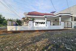 Rumah Modern 4 Kamar LT 240m2 di Harapan Indah Rumah Modern 4 Kamar LT 240m2 di Harapan Indah