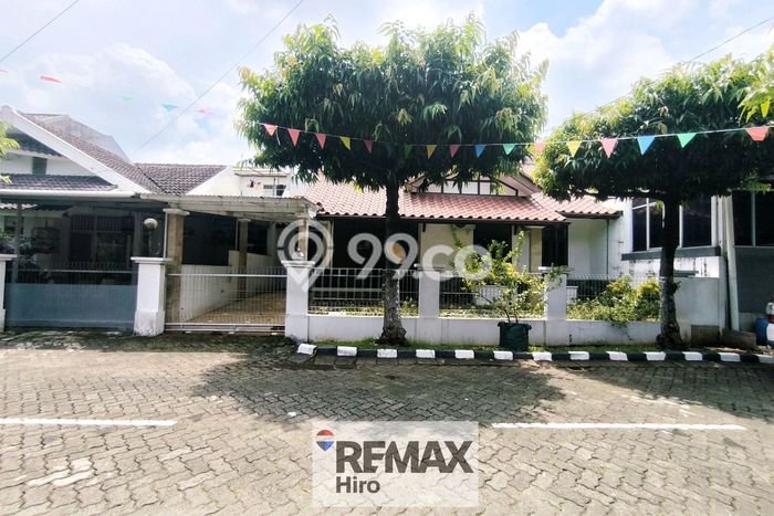 Disewakan! Rumah 3 Kamar Tidur &
1 Kamar Mandi di Kemang Pratama, Bekasi Disewakan! Rumah 3 Kamar Tidur &
1 Kamar Mandi di Kemang Pratama, Bekasi