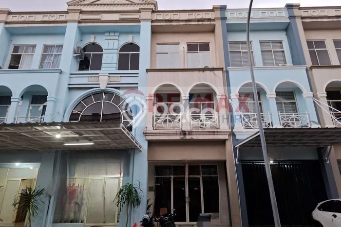 Ruko Dijual di Bekasi LT 66m2 & LB 165m2 Lokasi Terbaik! Ruko Dijual di Bekasi LT 66m2 & LB 165m2 Lokasi Terbaik!