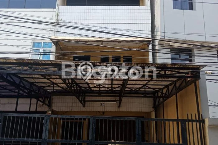 Unit Ruko Dijual di Jakarta Pusat LT 121m2 & LB 232m2 Unit Ruko Dijual di Jakarta Pusat LT 121m2 & LB 232m2