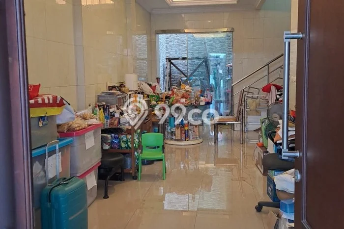Jual Rumah Mewah Megah Dengan View Eksklusif di Taman Kota, Jakarta Barat Jual Rumah Mewah Megah Dengan View Eksklusif di Taman Kota, Jakarta Barat