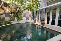 Rumah Mewah LB 250m2 Siap Huni Desain Elegan di Mumbul, Badung Rumah Mewah LB 250m2 Siap Huni Desain Elegan di Mumbul, Badung