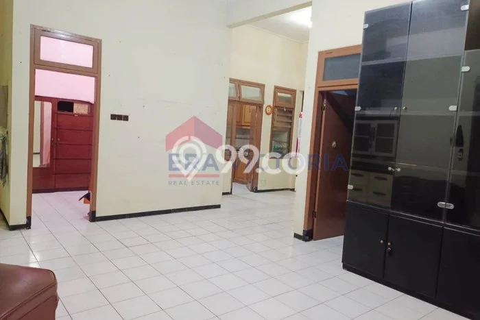 Jarang Ada! Rumah Sewa 5 Kamar Nyaman Siap Huni Tidar Jarang Ada! Rumah Sewa 5 Kamar Nyaman Siap Huni Tidar