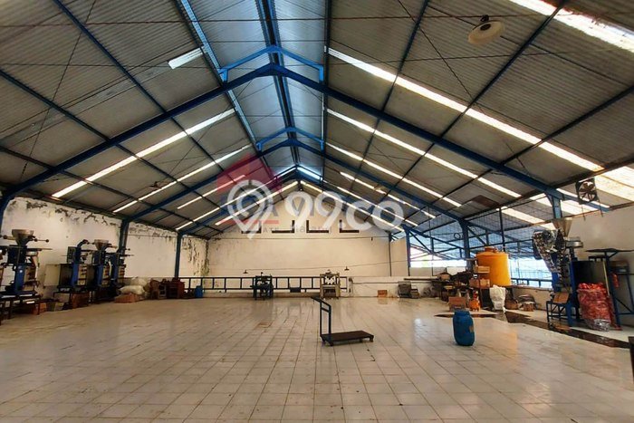 SEWA TERJANGKAU! Gudang Kawasan Singosari, Luas 2000m2m², Area Komersial SEWA TERJANGKAU! Gudang Kawasan Singosari, Luas 2000m2m², Area Komersial