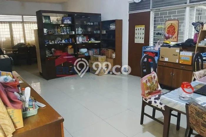 RECOMMENDED! Rumah kawasan Sukun, 3 KT, Lokasi Strategis, Luas 300m2m² Bangunan 250m2m² RECOMMENDED! Rumah kawasan Sukun, 3 KT, Lokasi Strategis, Luas 300m2m² Bangunan 250m2m²