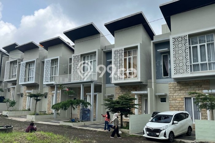 Aset Potensial! Vila di Junrejo, Luas 77m2m², ROI Menjanjikan untuk bisnis Aset Potensial! Vila di Junrejo, Luas 77m2m², ROI Menjanjikan untuk bisnis