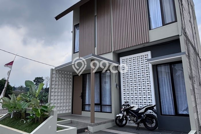 For Sale Rumah 3 Kamar Lokasi Ideal Bagus dan Strategis di Batu For Sale Rumah 3 Kamar Lokasi Ideal Bagus dan Strategis di Batu