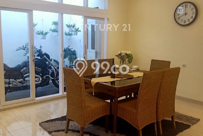 HOT DEAL! Rumah area Burangrang, 2 KM, Area Strategis, Luas 185m² Bangunan 220m² HOT DEAL! Rumah area Burangrang, 2 KM, Area Strategis, Luas 185m² Bangunan 220m²
