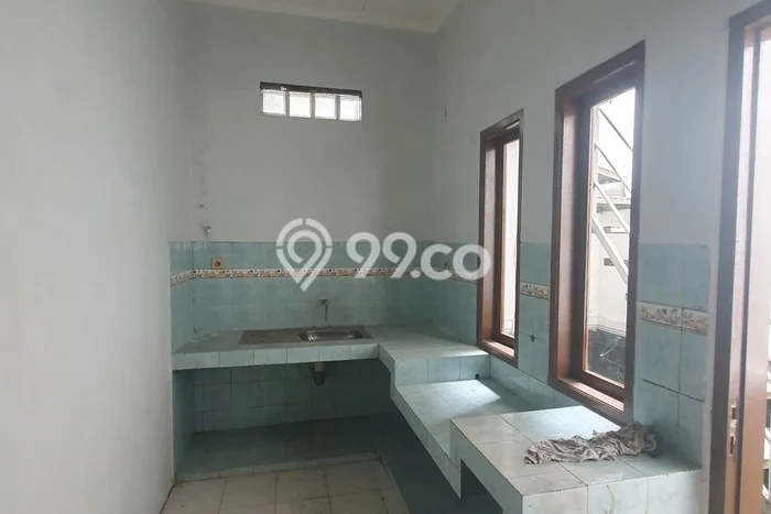 Ruko Area Niaga Kawasan Holis Cigondewah, Luas 176m², Siap Operasi Ruko Area Niaga Kawasan Holis Cigondewah, Luas 176m², Siap Operasi