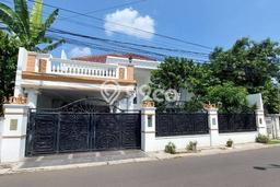 Ready to Use! Luxury House LT 350m2 Desain Elegan di Cirendeu Ready to Use! Luxury House LT 350m2 Desain Elegan di Cirendeu