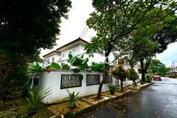 Hunian Mewah LB 265m2 Siap Huni Desain Elegan di Lebak Bulus, Jakarta Selatan Hunian Mewah LB 265m2 Siap Huni Desain Elegan di Lebak Bulus, Jakarta Selatan