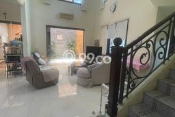 Dijual Rumah Premium dengan Fasilitas Sekitar Komplit di Pakuwon Indah, Surabaya Dijual Rumah Premium dengan Fasilitas Sekitar Komplit di Pakuwon Indah, Surabaya