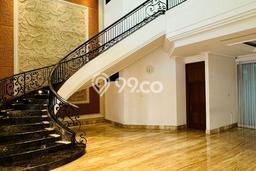 Rumah kawasan Wiyung, 4 KM, Lingkungan Elite, LT 390m² Bangunan 430m² Rumah kawasan Wiyung, 4 KM, Lingkungan Elite, LT 390m² Bangunan 430m²