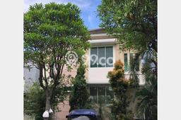 Rumah Modern LT 262m² Terawat di Kompleks Cluster Wiyung, Surabaya Rumah Modern LT 262m² Terawat di Kompleks Cluster Wiyung, Surabaya