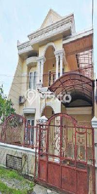 PENAWARAN TERBATAS! Rumah Berkualitas area Surabaya Kota, Luas 200m² Bangunan 300m² PENAWARAN TERBATAS! Rumah Berkualitas area Surabaya Kota, Luas 200m² Bangunan 300m²