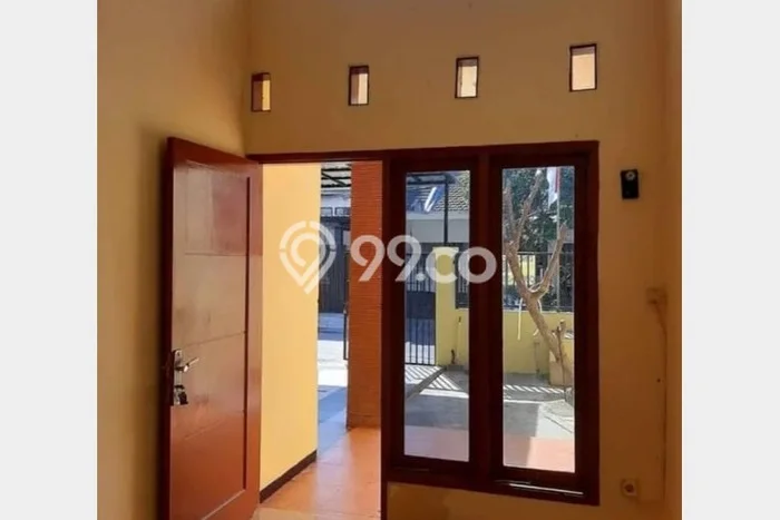 Rumah Disewakan Surabaya LT 100m2 LB 120m2 Area Wonorejo Rumah Disewakan Surabaya LT 100m2 LB 120m2 Area Wonorejo