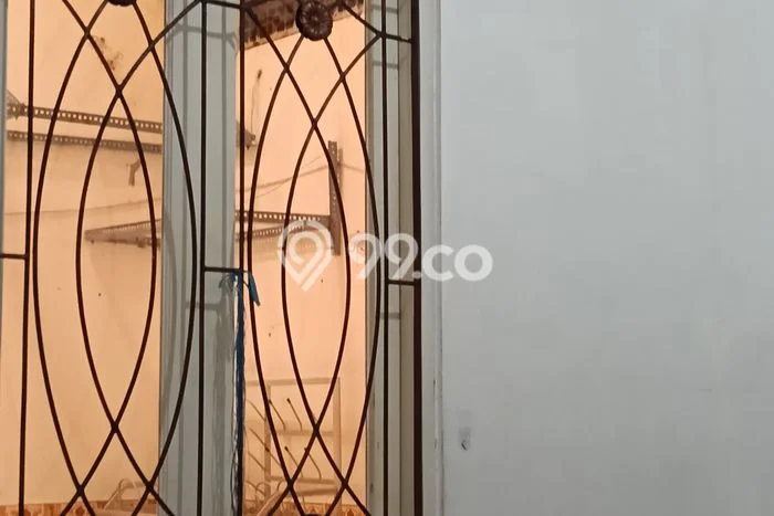 Disewakan! Rumah 2 Kamar Tidur &
1 Kamar Mandi di Surabaya Kota, Surabaya Disewakan! Rumah 2 Kamar Tidur &
1 Kamar Mandi di Surabaya Kota, Surabaya