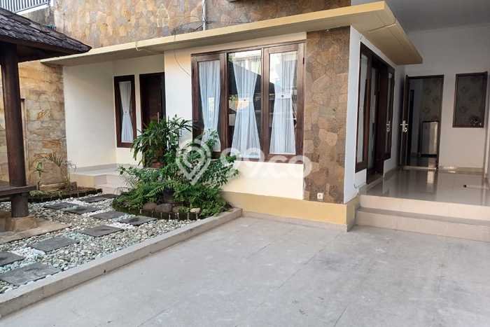 BEST PRICE! Rumah Premium di , Luas 143m2m² Bangunan 140m2m² BEST PRICE! Rumah Premium di , Luas 143m2m² Bangunan 140m2m²
