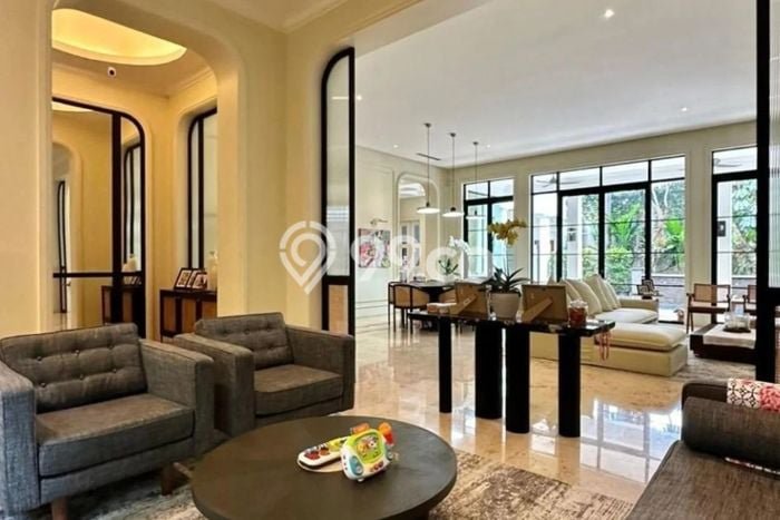 Disewakan Rumah Nyaman LT 600m2 / LB 800m2 di Pakubuwono, Jakarta Selatan Disewakan Rumah Nyaman LT 600m2 / LB 800m2 di Pakubuwono, Jakarta Selatan