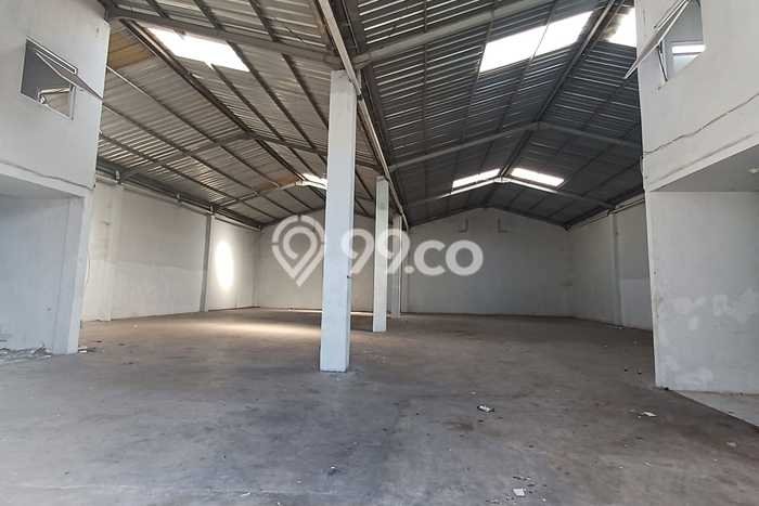 AREA POTENSIAL! Gudang di Tangerang, Luas 600m², Area Bisnis AREA POTENSIAL! Gudang di Tangerang, Luas 600m², Area Bisnis