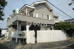 Rumah di BSD City, Tangerang, Luas 122m² Bangunan 140m² Rumah di BSD City, Tangerang, Luas 122m² Bangunan 140m²
