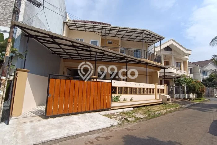 Rumah Mewah LB 250m2 Siap Huni Desain Elegan di Villa Melati Mas, Tangerang Selatan Rumah Mewah LB 250m2 Siap Huni Desain Elegan di Villa Melati Mas, Tangerang Selatan