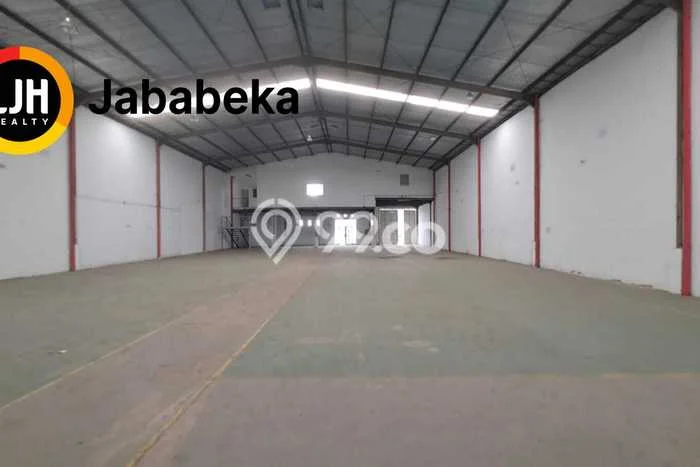 Unit Gudang Disewakan di Jababeka di Area Ramai & Strategis Unit Gudang Disewakan di Jababeka di Area Ramai & Strategis