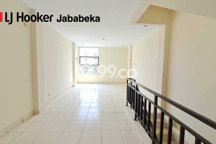 Ruko Kawasan Komersial Kawasan Jababeka, Luas 120m2m², Siap Usaha Ruko Kawasan Komersial Kawasan Jababeka, Luas 120m2m², Siap Usaha