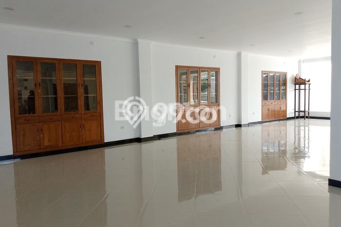 Komersial Ready di Kerobokan, Luas 868m², Lokasi Komersial, Jalan Mudah Komersial Ready di Kerobokan, Luas 868m², Lokasi Komersial, Jalan Mudah