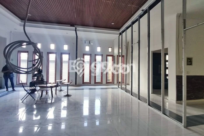 Komersial Kawasan Kerobokan, Luas 250m², For Rent, Pusat Bisnis, Siap Operasional Komersial Kawasan Kerobokan, Luas 250m², For Rent, Pusat Bisnis, Siap Operasional
