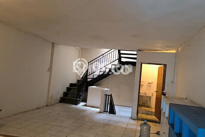FOR RENT! Ruko di Dauhpuri Kelod Cocok untuk Bisnis 254m2 FOR RENT! Ruko di Dauhpuri Kelod Cocok untuk Bisnis 254m2