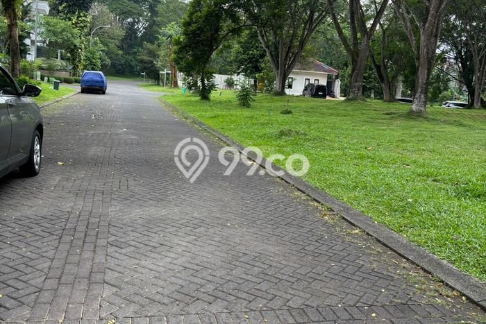 Tanah di BSD, Tangerang Selatan Luas 588m2 Dijual Segera Tanah di BSD, Tangerang Selatan Luas 588m2 Dijual Segera