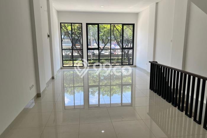 Ruko disewakan lokasi strategis BSD Tangerang Selatan 156m2 Ruko disewakan lokasi strategis BSD Tangerang Selatan 156m2