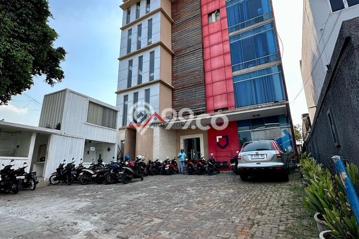 Unit Kantor Dijual di Jakarta Selatan LT 475m2 & LB 1110m2 Unit Kantor Dijual di Jakarta Selatan LT 475m2 & LB 1110m2