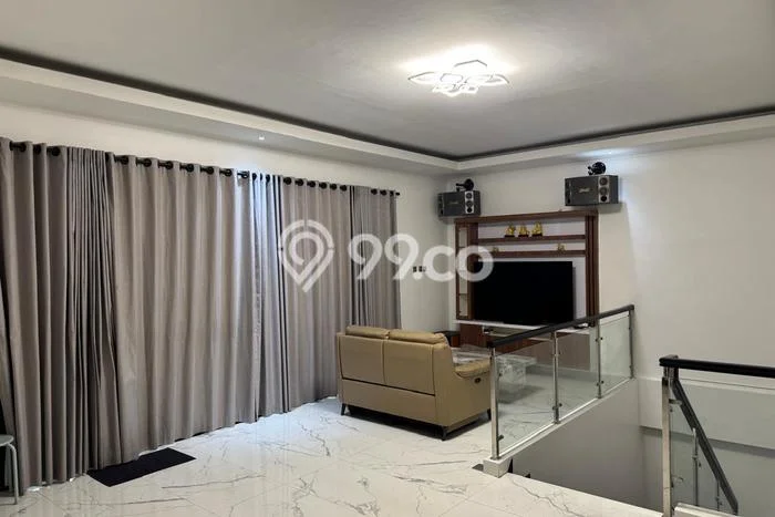 Siap Huni Hunian Elit 5 Kamar di Cengkareng Dekat ke Mana Pun Siap Huni Hunian Elit 5 Kamar di Cengkareng Dekat ke Mana Pun